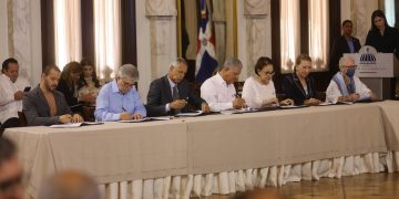 Presidente valora firma del convenio, resalta empoderamiento ciudadano y aportes al país de los ambientalistas