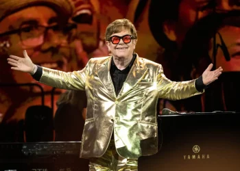 Elton John obtuvo su primer premio Emmy y alcanzó el estatus “EGOT”, la élite de los artistas que lo han ganado todo