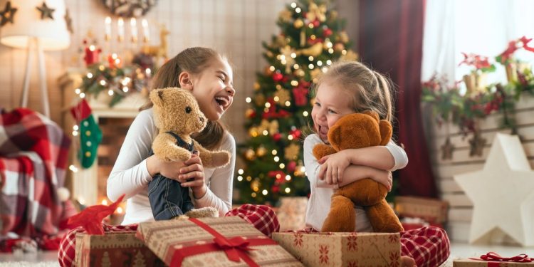 Este es el mejor regalo para los niños (y no es un juguete), según una psicóloga clínica infantil