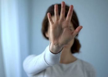 Solicitan medidas de coerción contra hombre dio brutal golpiza a su pareja sentimental en Santiago