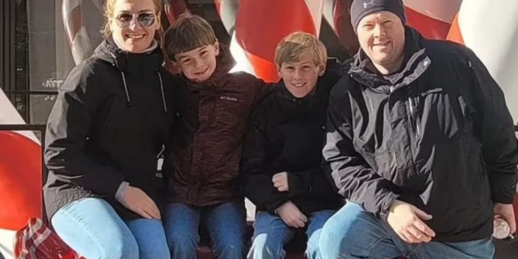 Sargento de la policía fue encontrado muerto con su esposa y sus dos hijos en su casa en Nueva York