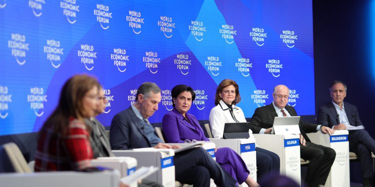 Vicepresidenta Raquel Peña dice en Davos que gestión transparente atrae inversión a RD