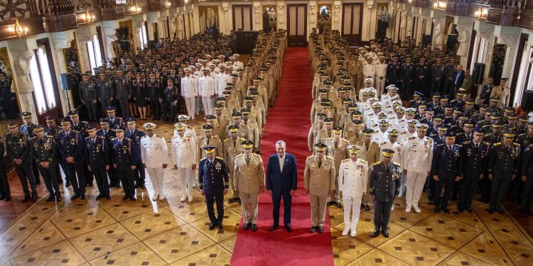 Presidente Abinader dice: “unas Fuerzas Armadas y una Policía Nacional fuertes, es un país fuerte”