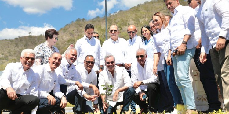 Presidente Abinader inaugura recinto de la Universidad ISA en Bohechio, San Juan para transformar la agricultura