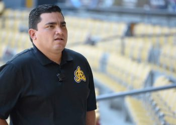 Ángel Ovalles aclara sigue como gerente de las Águilas Cibaeñas
