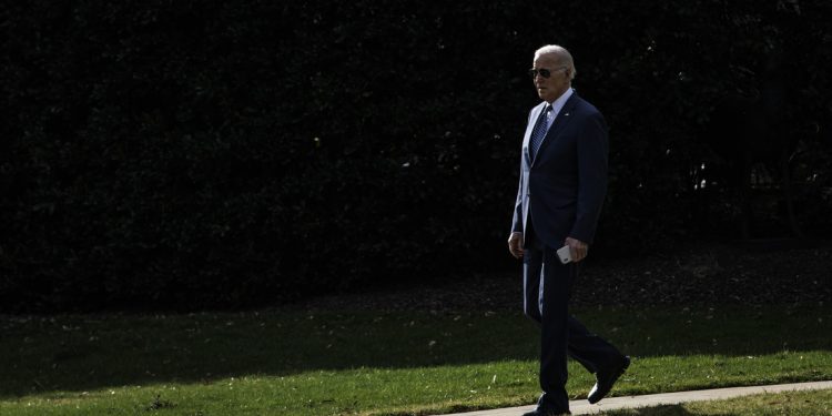 «Pánico demócrata»: La reelección de Biden está en peligro por un informe sobre su salud mental