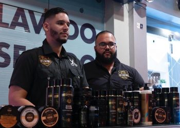 CUTS FACTORY celebra 100 miembros en club de Barbería