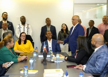 Domingo Contreras recibe apoyo de los profesionales del derecho de Santo Domingo