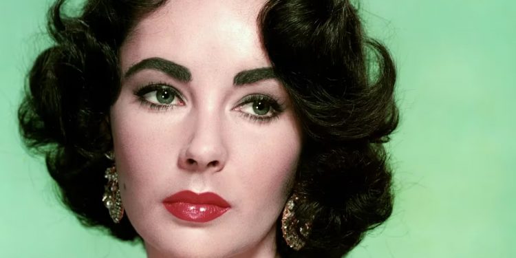 Elizabeth Taylor: la diva de Hollywood que se casó 8 veces, lo tuvo todo y creyó pagar su buena suerte con desastres