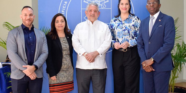 MITUR, MIMARENA y Caribe Circular presentan casos de éxitos implementando la “Guía Menos Plástico”