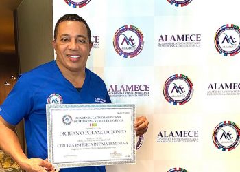 Doctor Juan Óscar Polanco realiza Postgrado en Estética Femenina e Implantes Hormonal