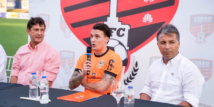 Histórico Fichaje: Cibao FC presenta a Luismi Quezada para la Temporada 2024