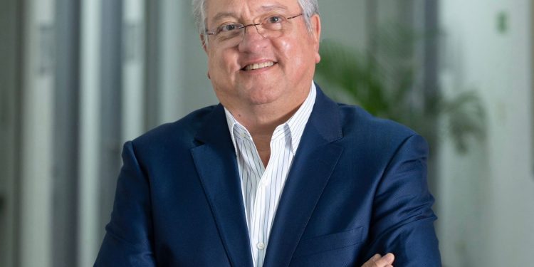 Miguel Lama llama a cuidar logros institucionales del país en las últimas décadas