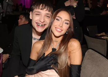 ¡Peso Pluma sorprende a todos con su nueva dentadura!
