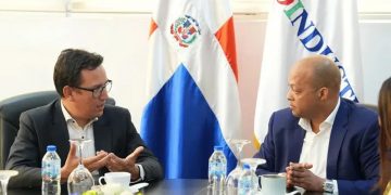 Delegación diplomática de Chile se reúne con funcionarios de Proindustria