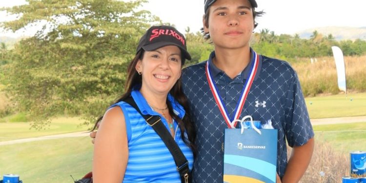 Camila Yoo y Sebastián Ramos dominan la 6ta parada del Tour Juvenil de Fedogolf
