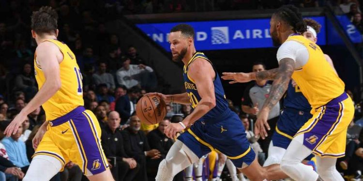 Impactante asistencia de espaldas de Stephen Curry que llevó a la NBA a preguntarse cómo hizo