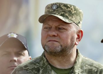 ¡Problemas en el Ejército de Ucrania! Zelensky destituyó a su comandante