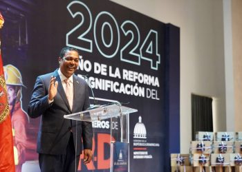 Presidente de la Liga Municipal saluda dignificación salarial de los bomberos dominicanos