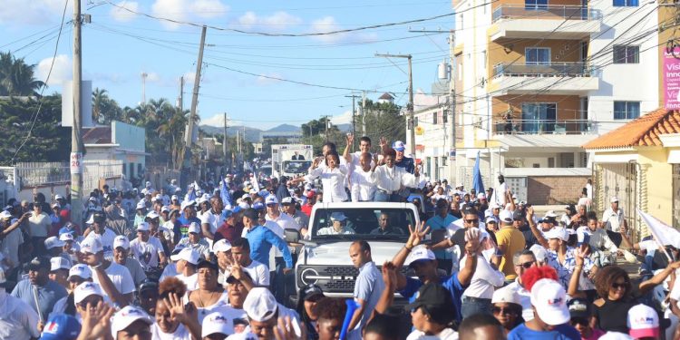 Wellington Arnaud encabeza cierre de campaña en Monte Plata