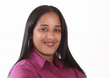 Candidata a regidora de FP propone declarar el softbol como “Deporte rey de Baitoa”