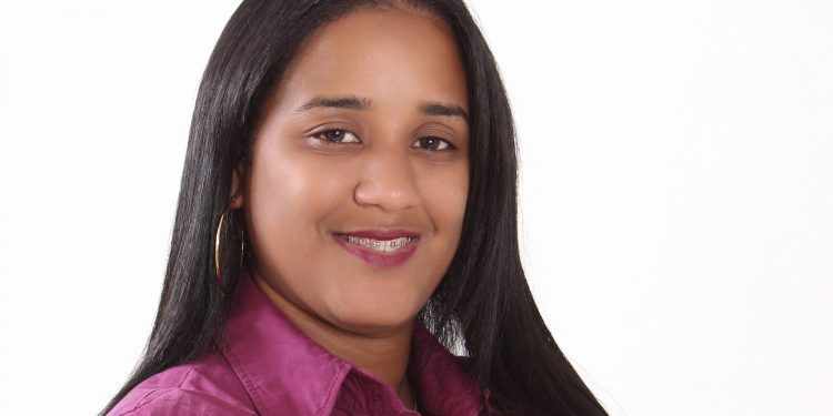 Candidata a regidora de FP propone declarar el softbol como “Deporte rey de Baitoa”