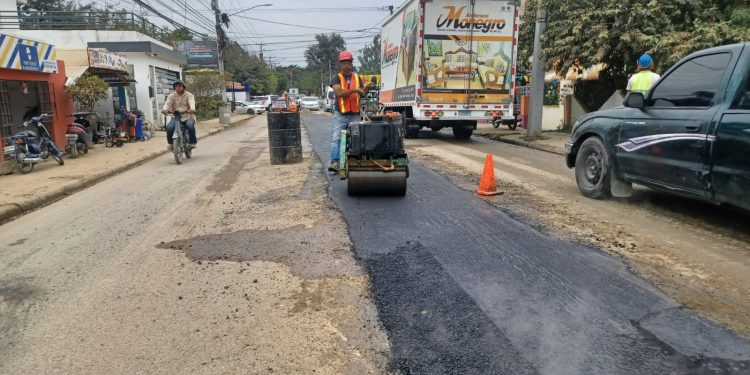 Coraasan asfalta primeros tramos intervenidos del colector en carretera Gregorio Luperón