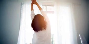 Cuál es la fruta que contiene melatonina y ayuda a dormir bien