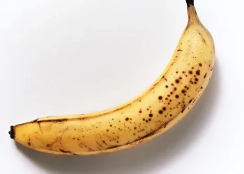 Por qué deberías comer un plátano después de entrenar, según los expertos