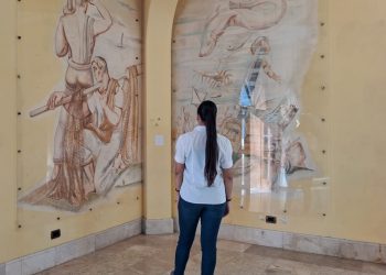 Dirección General de Museos inicia trabajos de restauración y conservación murales de Vela Zanetti en el Monumento de Santiago
