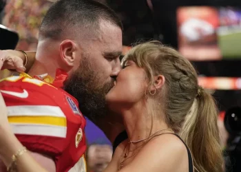 Lo que hace el amor: Taylor Swift voló desde Tokio a Las Vegas para el Super Bowl