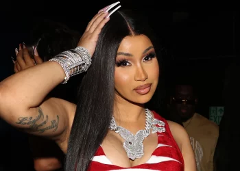 Cardi B dice «yo me veo bien con hombre y sin hombre», pero asegura que sigue casada