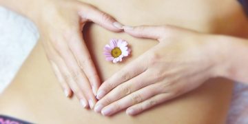 Consejos para evitar el dolor de tripa y la inflamación en Semana Santa