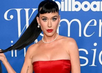 ¡Escándalo en los Billboard! Katy Perry encendió la alfombra roja con atrevido look
