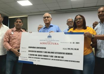 Agricultura anuncia mega proyectos de caminos rurales en todo el país