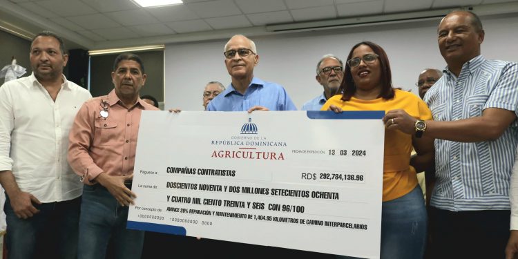 Agricultura anuncia mega proyectos de caminos rurales en todo el país