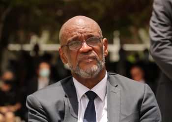 Ariel Henry, el primer ministro de Haití que no puede regresar a su país, donde enfrenta una amenaza de guerra civil