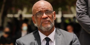 Ariel Henry, el primer ministro de Haití que no puede regresar a su país, donde enfrenta una amenaza de guerra civil