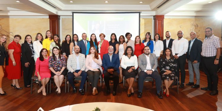 BHD reconoce desempeño de centros mipymes en reunión anual de programa OPEN