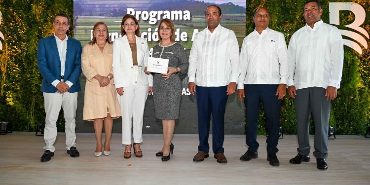 Banreservas autoriza RD$10,000 millones financiamientos para cosecha de Arroz 2024-2025