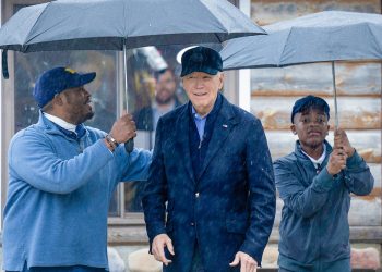 Trump se mofa de Biden en las redes sociales: video