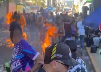 Muere menor ingresado en el Robert Reid afectado por incendio en Carnaval Salcedo 