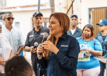 Carolina Mejía insta a los servidores públicos a abrazar el servicio y a la gente con amor