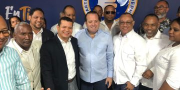 Miembro del Comité Central del PLD y su equipo político se juramentan en el PRM