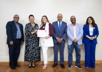Cruz Roja Dominicana e INAFOCAM entregan certificados a 480 colaboradoras y colaboradores del INAIPI en Primeros Auxilios Pediátricos