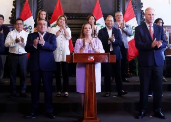Dina Boluarte no aclara el origen de su colección de relojes de alta gama en un mensaje a la Nación