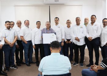Grupo de Amigos “La Peñita” realiza conversatorio sobre la Semana Santa