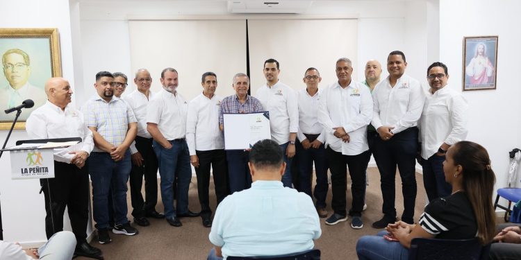 Grupo de Amigos “La Peñita” realiza conversatorio sobre la Semana Santa