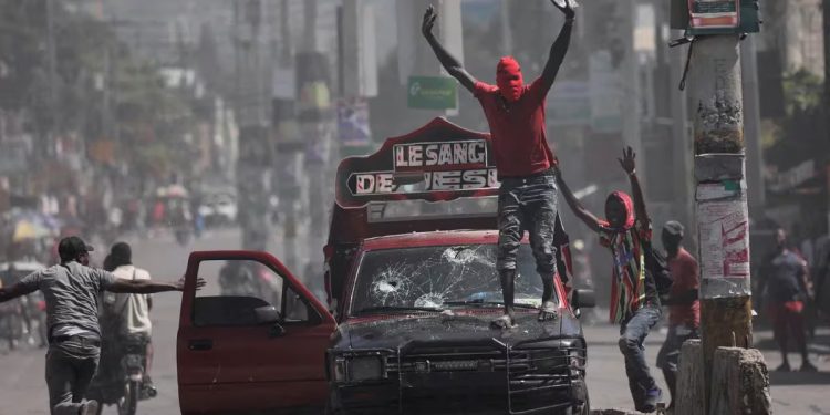Haití, en estado de urgencia y toque de queda tras la huida de miles de presos de una cárcel de Puerto Príncipe