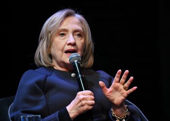 Hillary Clinton: «Aceptemos la realidad, Joe Biden es viejo»